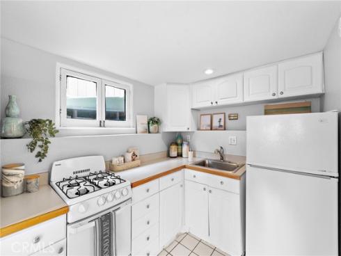 1056 Glenneyre Street, Laguna Beach, CA