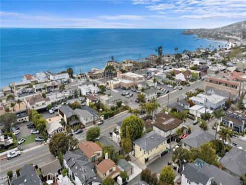 1056 Glenneyre Street, Laguna Beach, CA