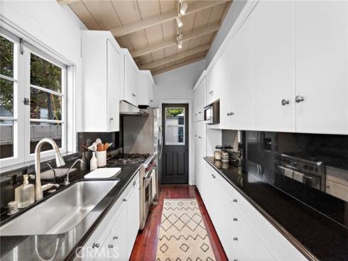 1056 Glenneyre Street, Laguna Beach, CA