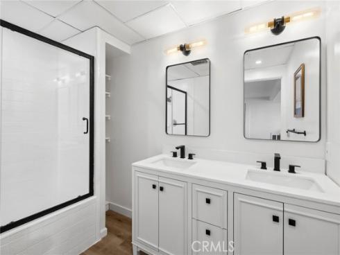 135  High Drive  , Laguna Beach, CA