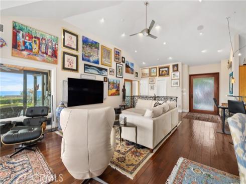 535 High Dr , Laguna Beach, CA