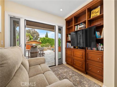 535 High Dr , Laguna Beach, CA