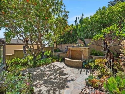 535 High Dr , Laguna Beach, CA