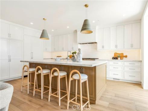 1759 Glenneyre Street, Laguna Beach, CA