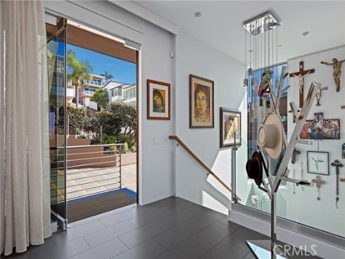 1088 Del Mar Avenue, Laguna Beach, CA