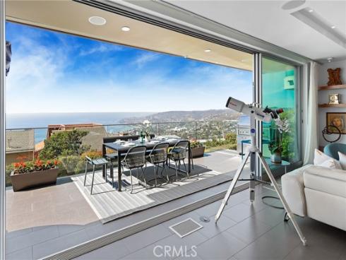 1088 Del Mar Avenue, Laguna Beach, CA