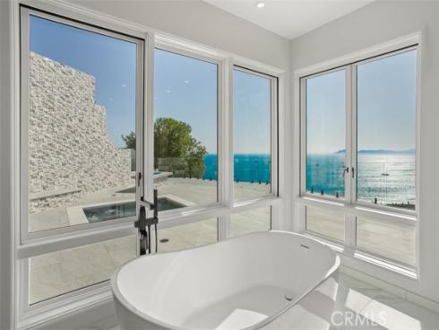 31 N Vista De Catalina , Laguna Beach, CA