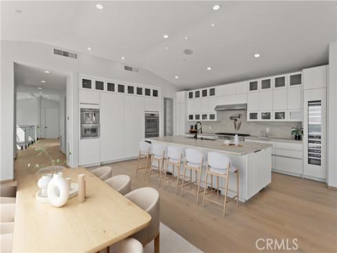 31 N Vista De Catalina , Laguna Beach, CA