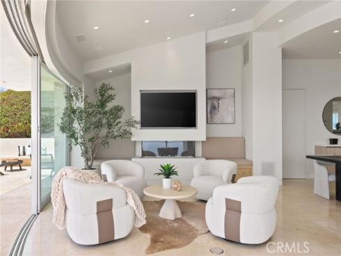 900  Gainsborough   Drive, Laguna Beach, CA