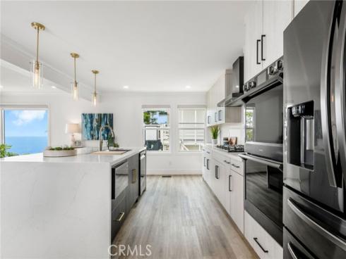 32015 Point Place , Laguna Beach, CA