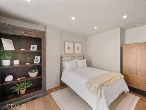 702  Diamond  , Laguna Beach, CA