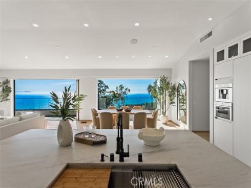 31 N Vista De Catalina  , Laguna Beach, CA