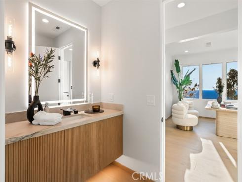 31 N Vista De Catalina  , Laguna Beach, CA