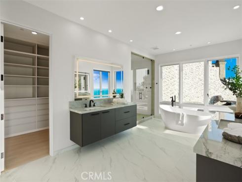 31 N Vista De Catalina  , Laguna Beach, CA