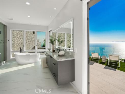 31 N Vista De Catalina  , Laguna Beach, CA