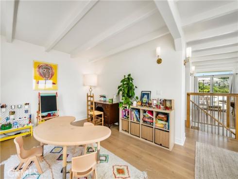 1071  Oro   Street, Laguna Beach, CA