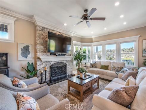 1025  Van Dyke   Drive, Laguna Beach, CA