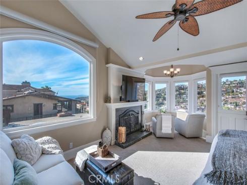 1025  Van Dyke   Drive, Laguna Beach, CA