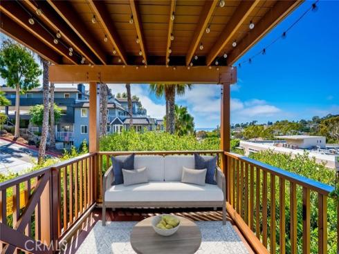 421  Loma Terrace  , Laguna Beach, CA