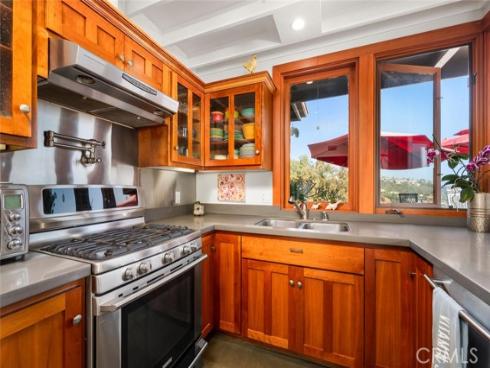 1687  Temple Hills   Drive, Laguna Beach, CA