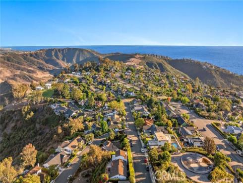 3030  Mountain View Dr  , Laguna Beach, CA