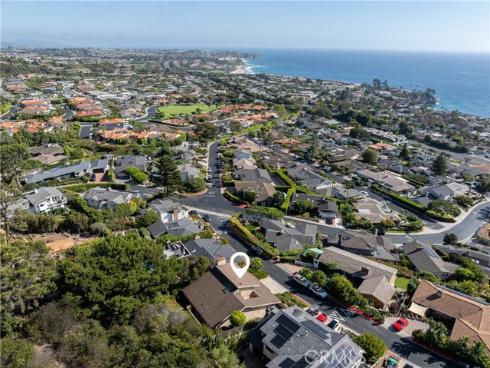 7 N Vista De La Luna  , Laguna Beach, CA