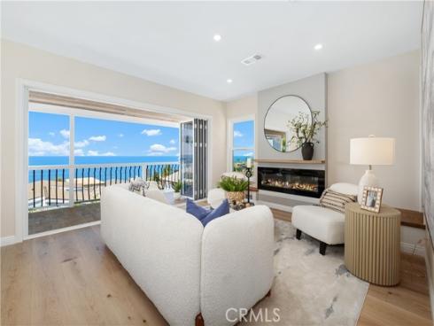 2961  Rounsevel  , Laguna Beach, CA