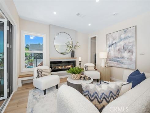 2961  Rounsevel  , Laguna Beach, CA