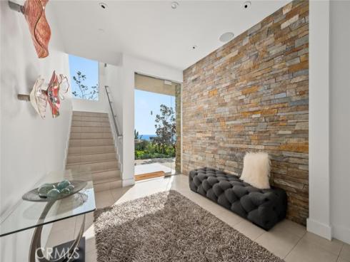 2300  Crestview  , Laguna Beach, CA