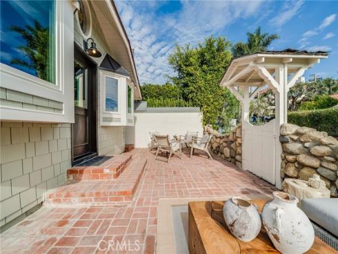 358  Flora  , Laguna Beach, CA