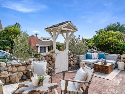 358  Flora  , Laguna Beach, CA