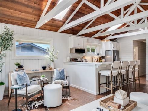 358  Flora  , Laguna Beach, CA