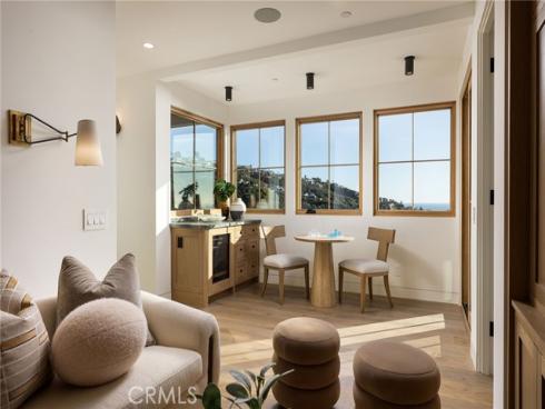 1015  Madison   Place, Laguna Beach, CA