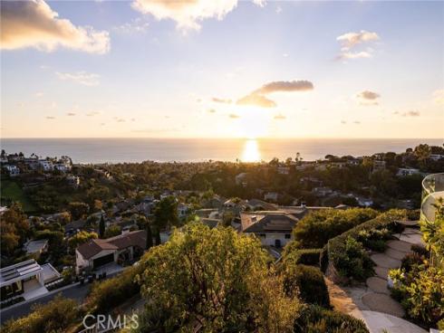 1015  Madison   Place, Laguna Beach, CA