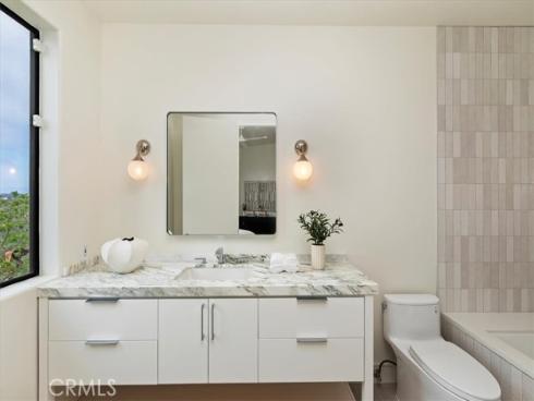 1425  Skyline  , Laguna Beach, CA