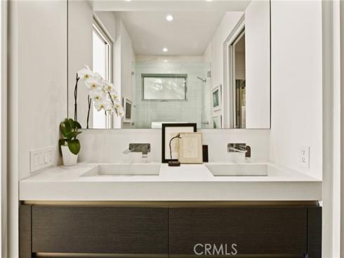 704 Nyes Place, Laguna Beach, CA