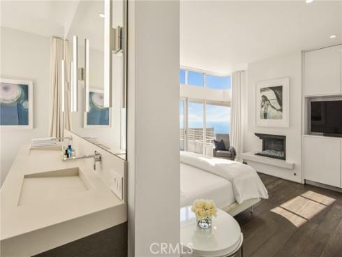 704 Nyes Place, Laguna Beach, CA