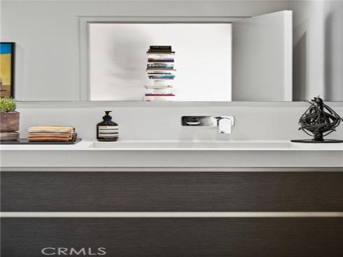 704 Nyes Place, Laguna Beach, CA