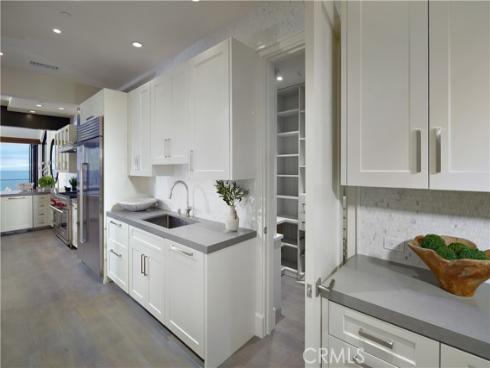 33 Bay Drive, Laguna Beach, CA