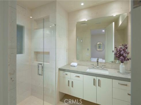 33 Bay Drive, Laguna Beach, CA