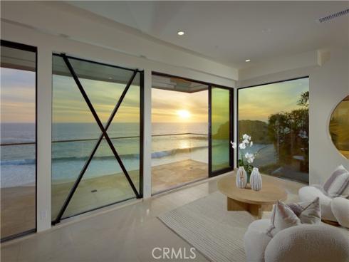 33 Bay Drive, Laguna Beach, CA
