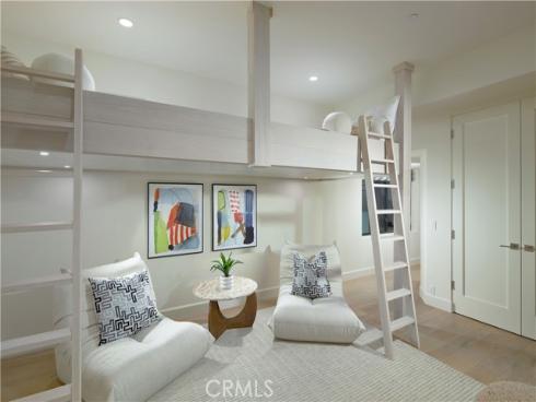 33 Bay Drive, Laguna Beach, CA