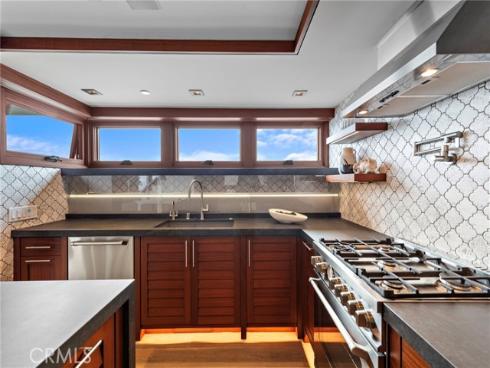 31678 Seacliff Drive, Laguna Beach, CA