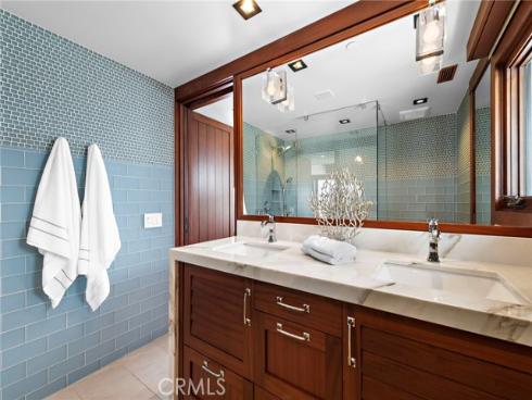 31678 Seacliff Drive, Laguna Beach, CA