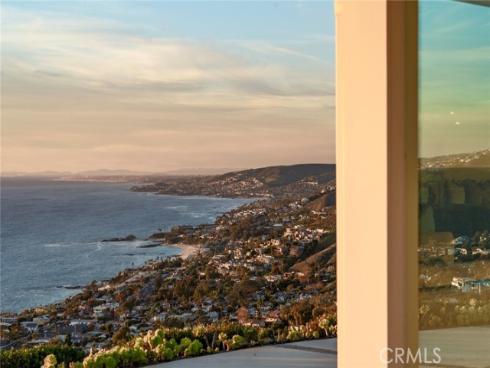 100 Vista Del Sol , Laguna Beach, CA