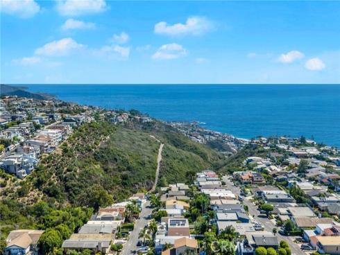 1071 Oro Street, Laguna Beach, CA