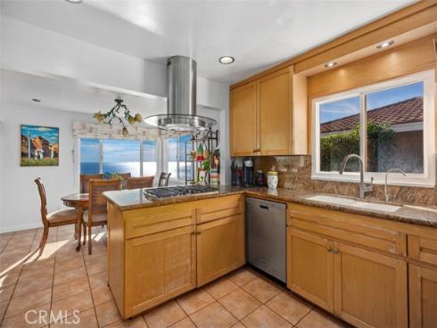 2 N Vista De La Luna  , Laguna Beach, CA