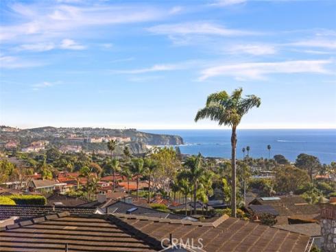 2 N Vista De La Luna  , Laguna Beach, CA