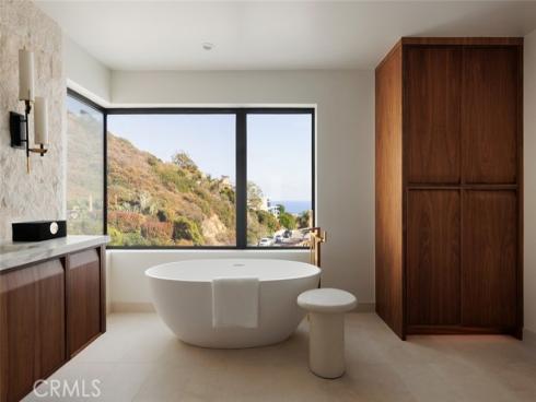 1105 Skyline Drive, Laguna Beach, CA