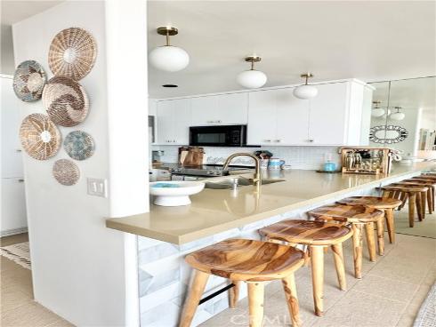 1585 S Coast  32 , Laguna Beach, CA